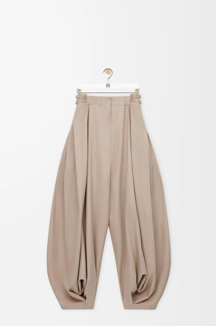 LOEWE Drapierte Hose aus Baumwolle und Seide Beige