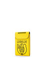 LOEWE Neck Pocket en piel de ternera clásica Amarillo pdp_rd