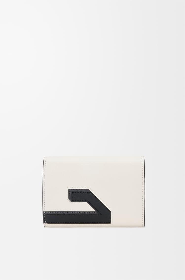 LOEWE フューチャリスト キャット バーティカル ウォレット スモール（クラシックカーフ） ソフトホワイト