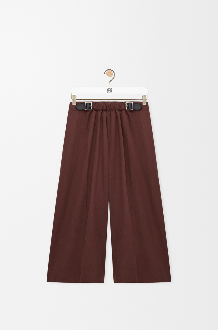 LOEWE Verkürzte Hose mit Gürtel aus Baumwolle und Seide Kaffeebraun