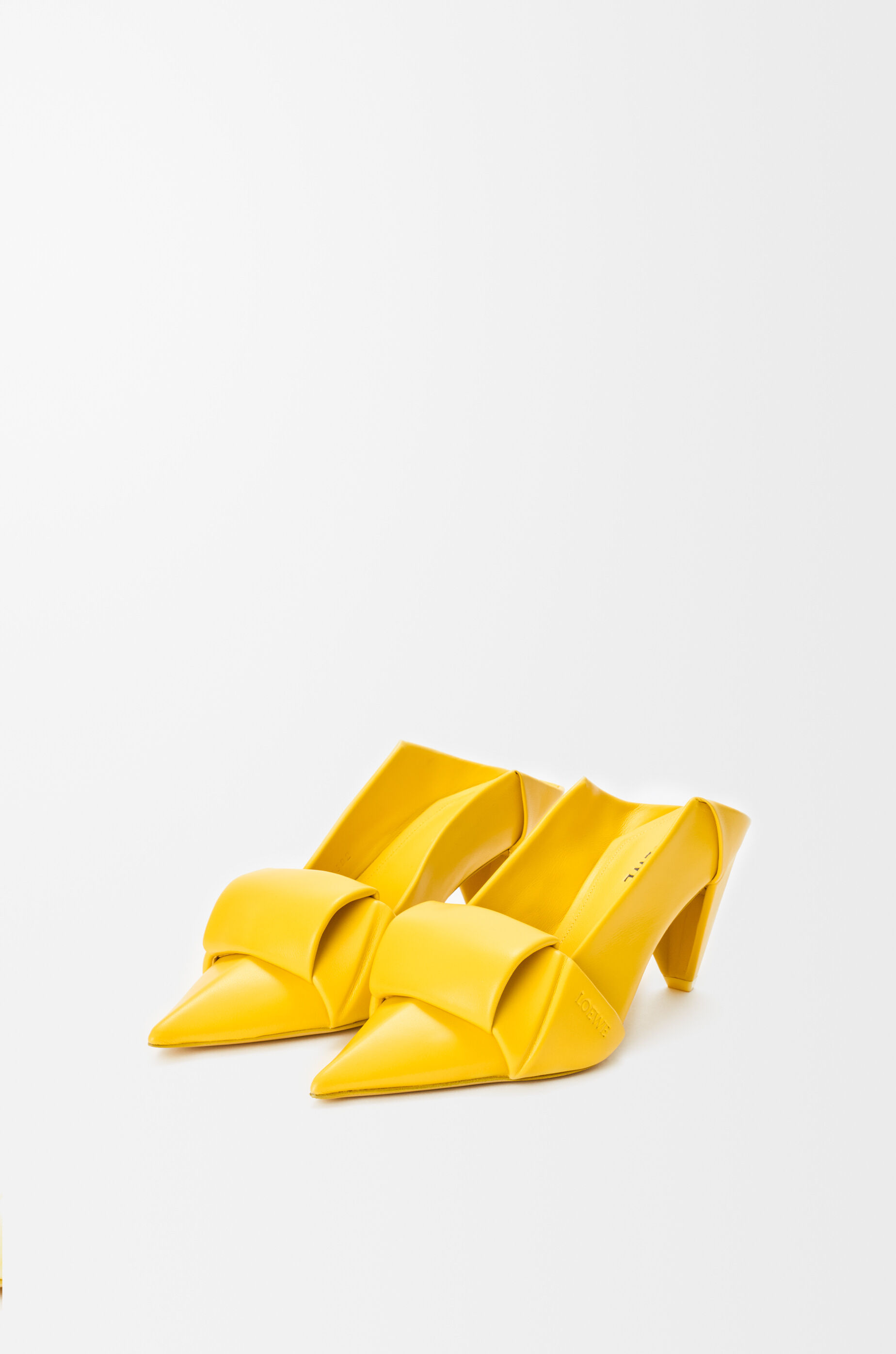Pump Origami con flap posteriore in pelle di agnello Yellow