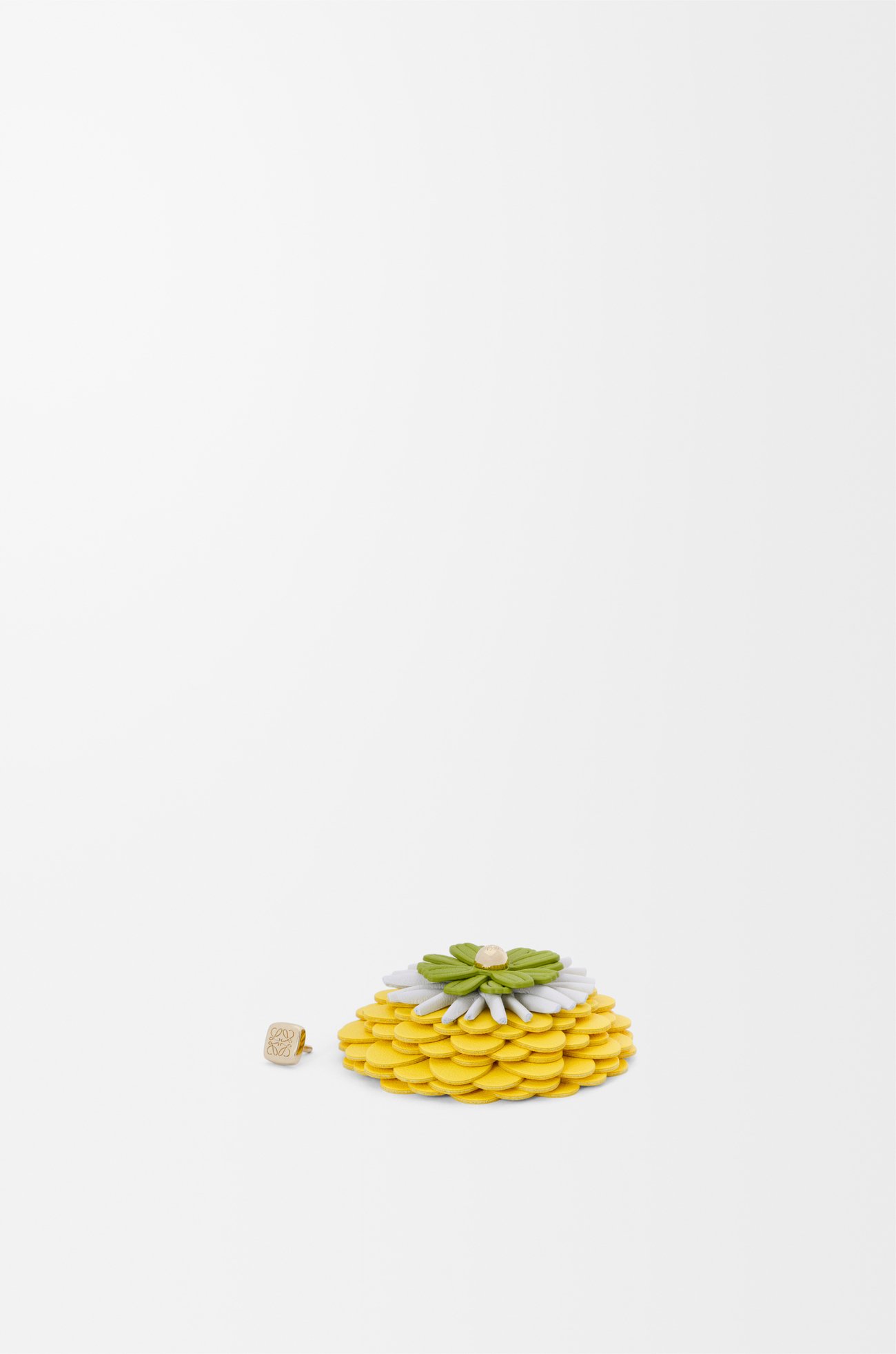 LOEWE フラワー ピン（カーフ） イエロー/ゴールド