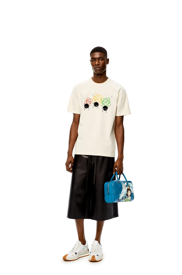 LOEWE Camiseta Susuwatari en algodón con Anagrama Ecru/Negro pdp_rd