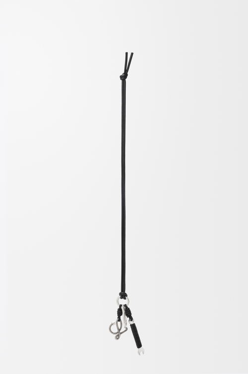LOEWE Charm Multi tool en latón y piel de ternera Negro