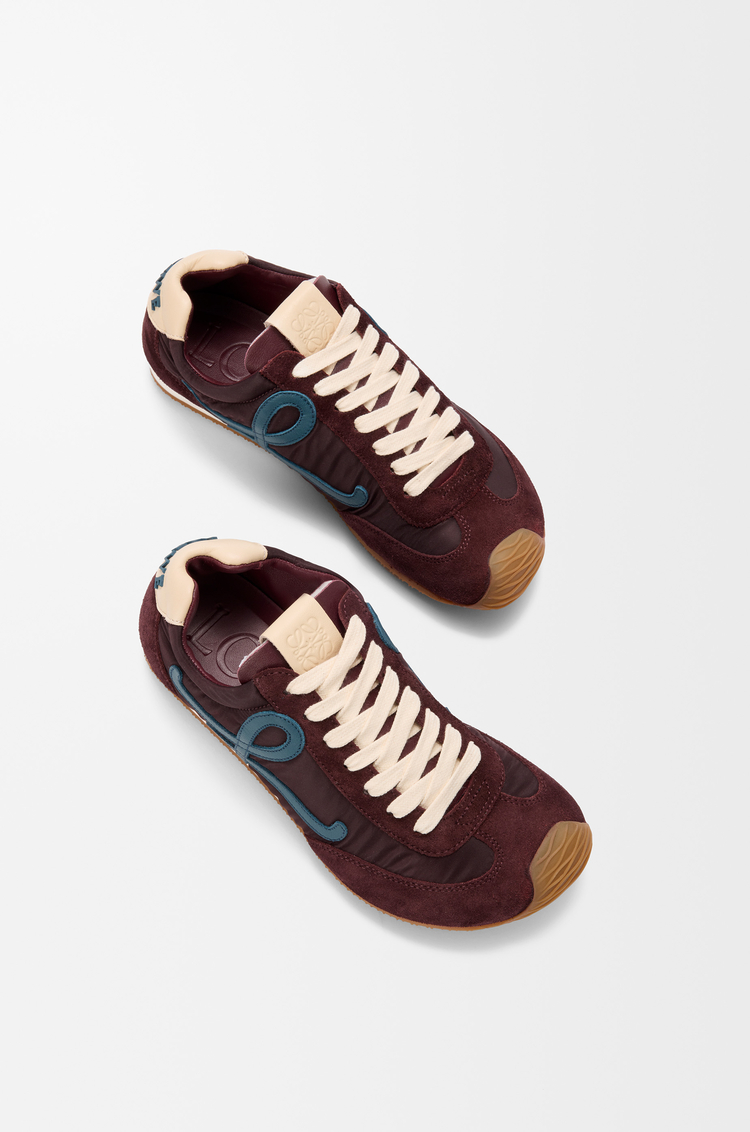 LOEWE Ballet Runner 2.0 en nailon y piel de becerro Burdeos/Azul Pato/Masa