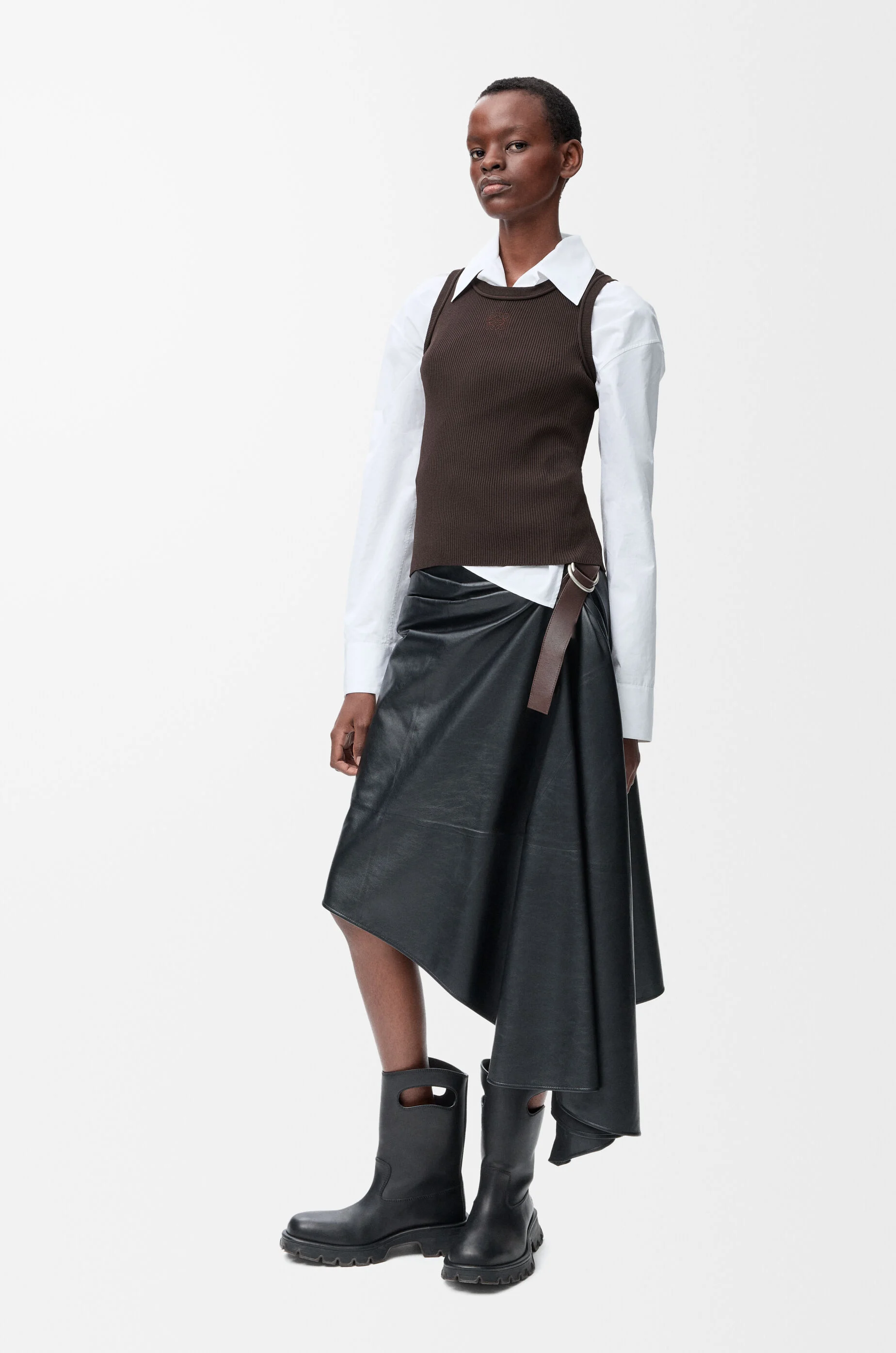 アナグラム タンクトップ（ストレッチレーヨン） ブラウン - LOEWE