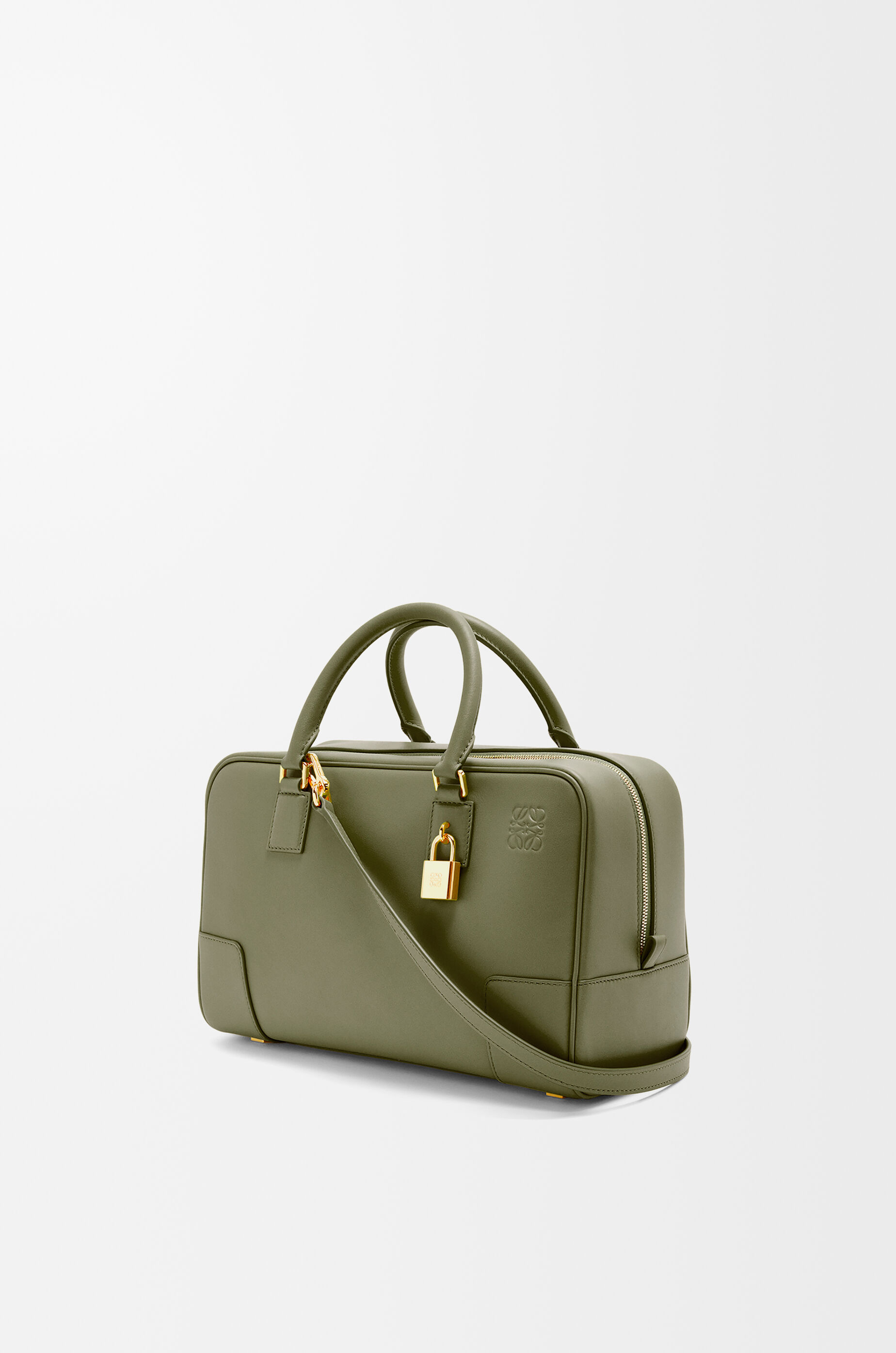 アマソナ28 バッグ（ナパカーフ） グリーン - LOEWE