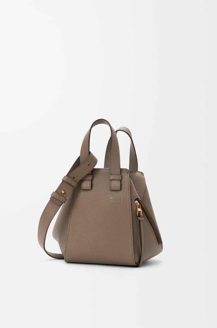 LOEWE ハンモックバッグ コンパクト（ソフトグレインカーフ） トープ