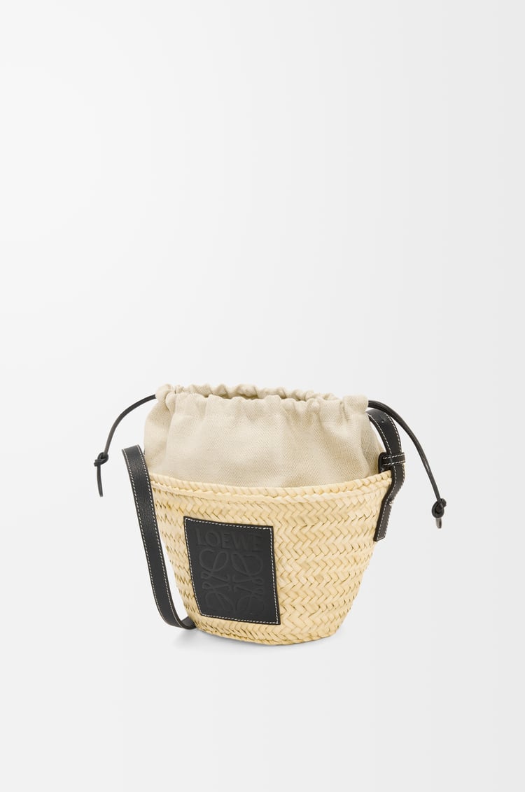 LOEWE ドローストリング バケットバッグ（ヤシの葉&カーフ） ナチュラル/ブラック