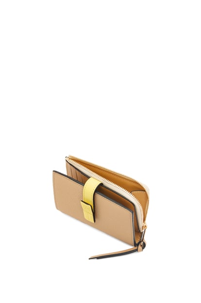 LOEWE Schlanke Bifold-Brieftasche mit Reißverschluss aus weichem Kalbsleder Butter/Blasses Zitronengelb plp_rd