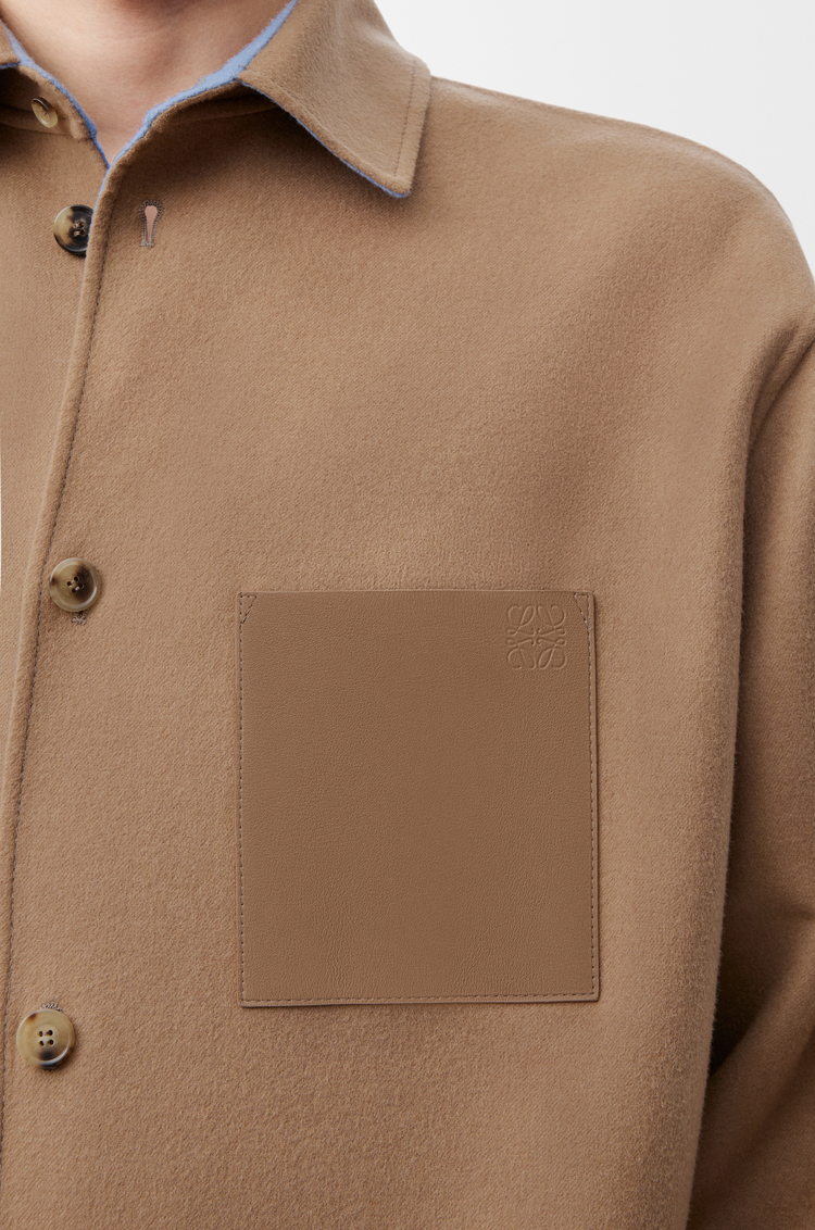 LOEWE Sobrecamisa en lana y cashmere Camel/Azul