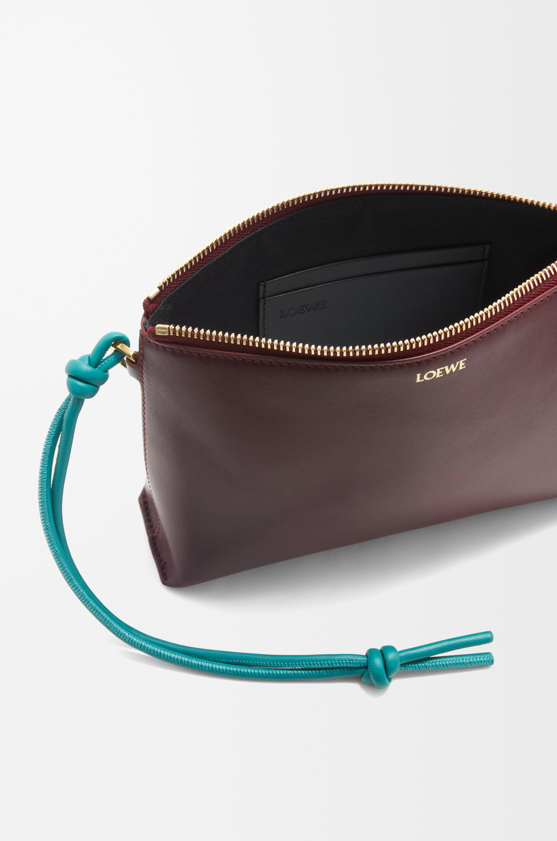 【LOEWE】ノット Tポーチ(シャイニーナパカーフ) ノット Tポーチ(シャイニーナパカーフ) レッド - LOEWE