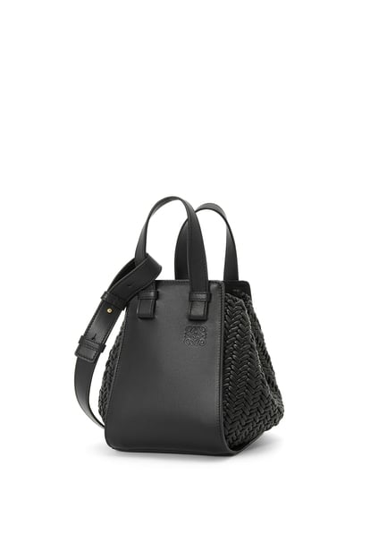 LOEWE Compact Hammock bag in calfskin 黑色 plp_rd