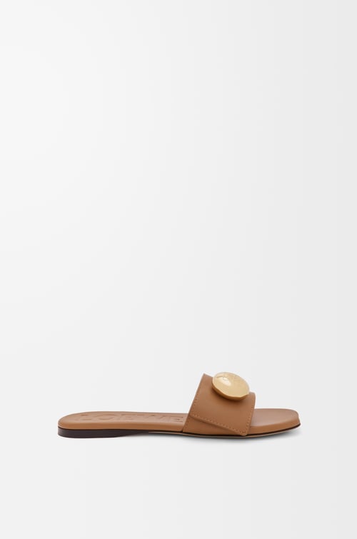 LOEWE Pebble slide in soft calfskin Oak