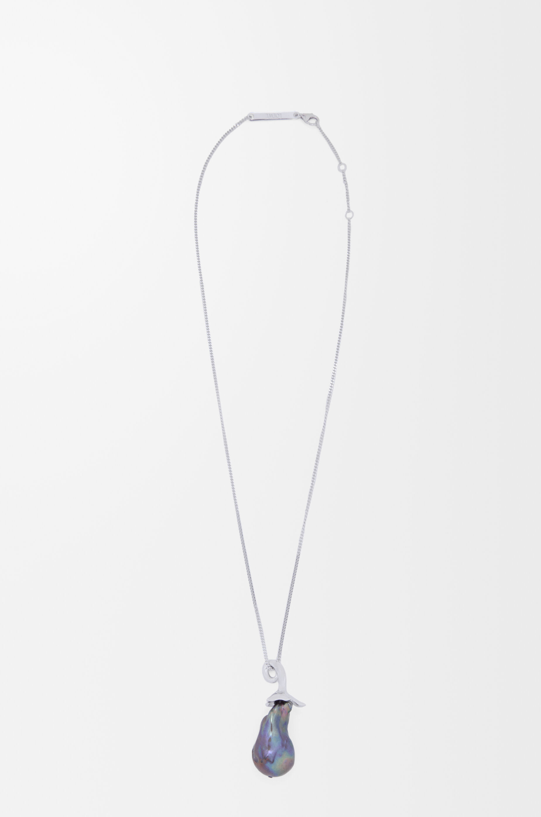LOEWE シルバー ネックレス ロゴチャーム付き シルバー（銀色）系 LOEWE(ロエベ) ネックレス・ペンダント