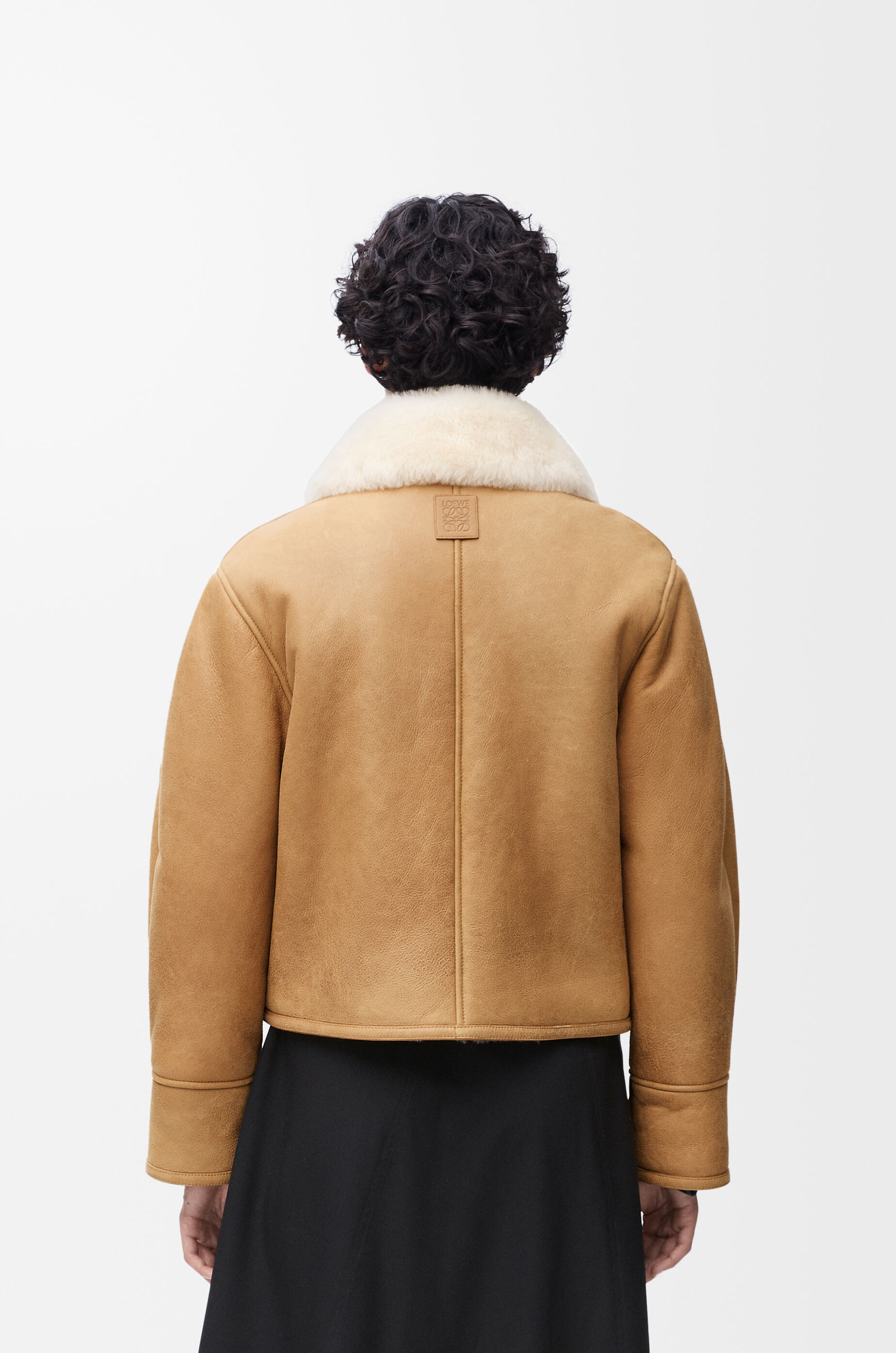 レザージャケット・コート LOEWE FW25 Beige shearling jacket (S359Y2SL36 CAMEL) Loewe Beige Shearling Jacket | italist