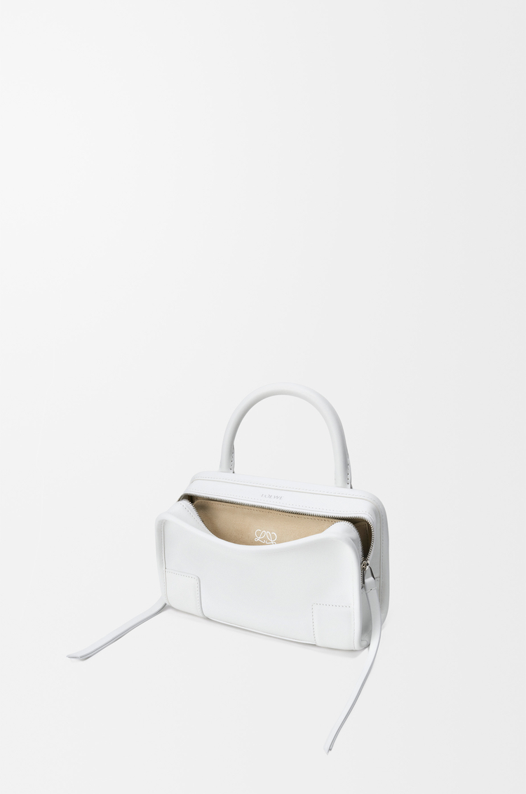 LOEWE Bolso Amazona 180 mini en piel de ternera suave Blanco