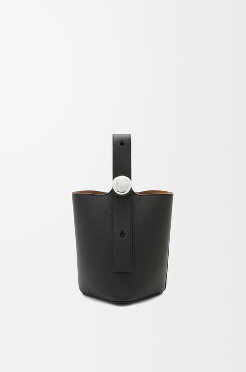 LOEWE Bolso Pebble Bucket mini en piel de ternera Negro