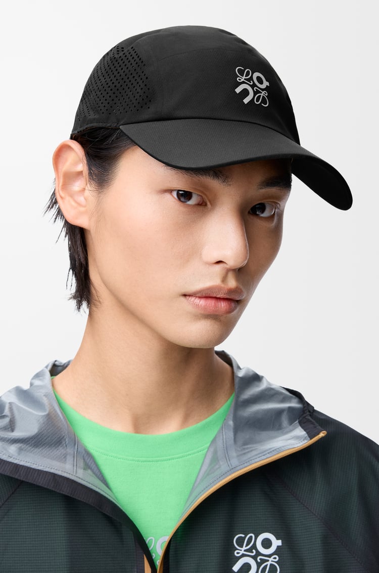 LOEWE Cap in technical shell Black
