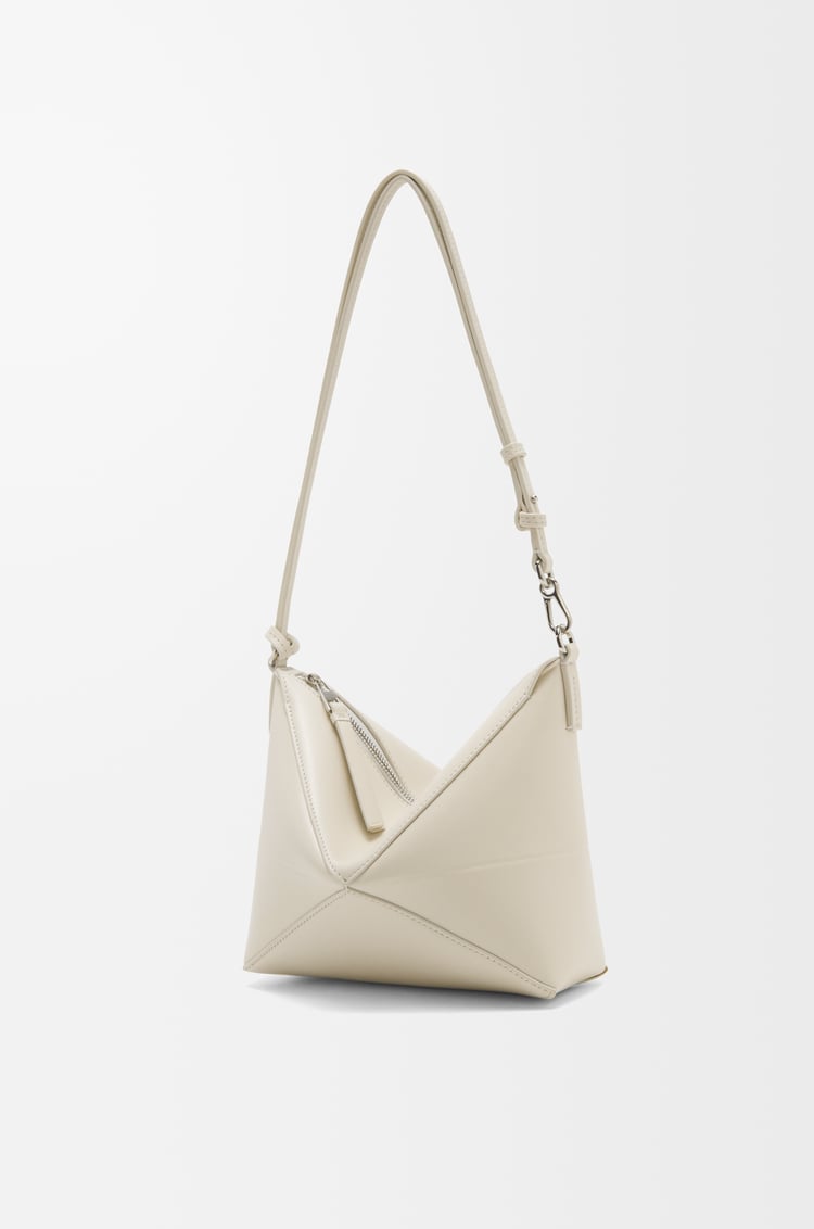LOEWE 亮面纳帕牛皮革 Puzzle Fold pouch 海盐白