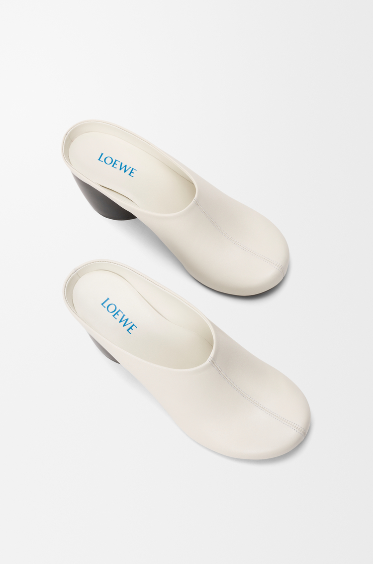 LOEWE Oval Mule en piel de cordero Blanco