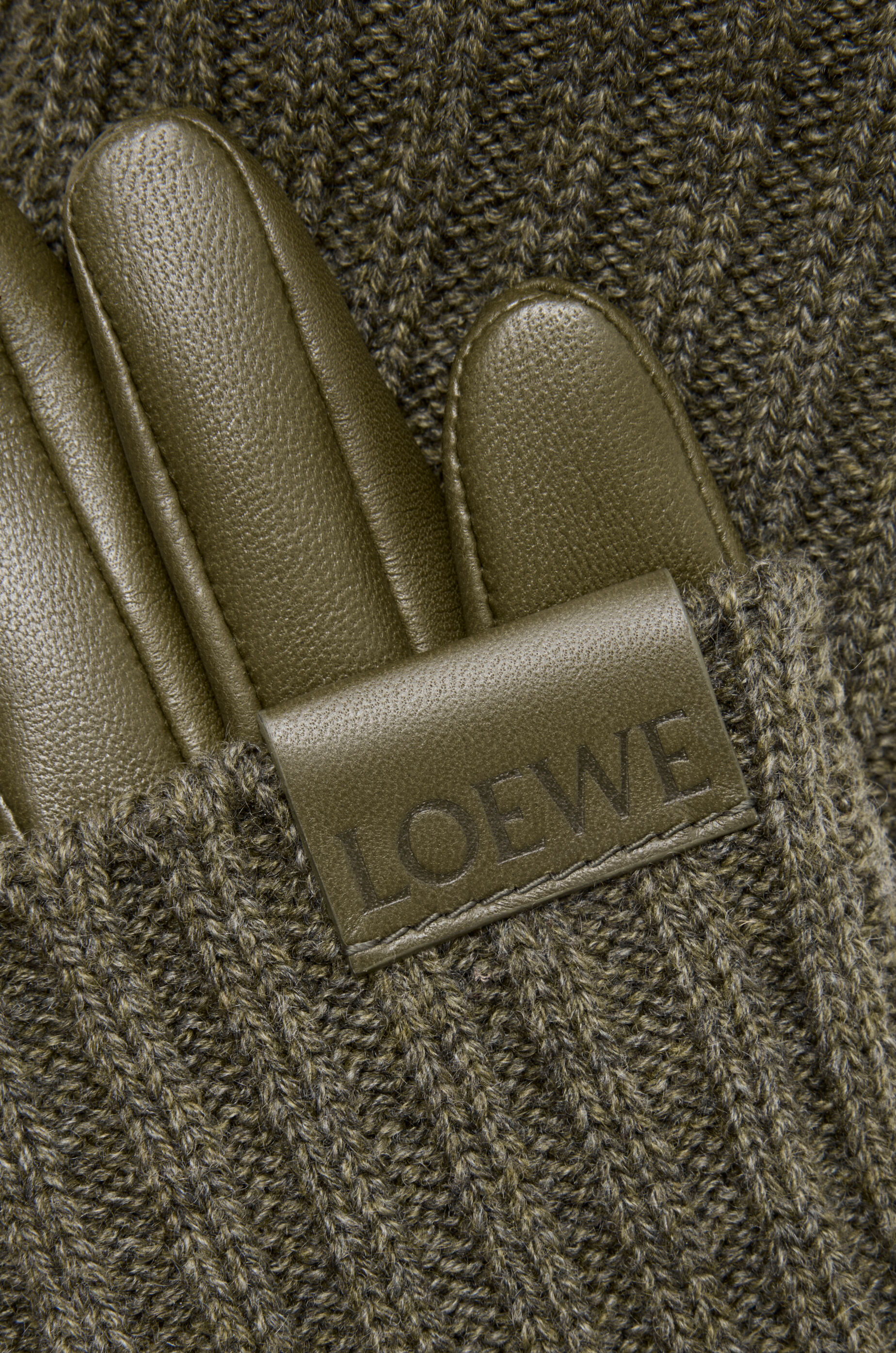 グローブ（カシミヤ&ナパラム） グリーン - LOEWE