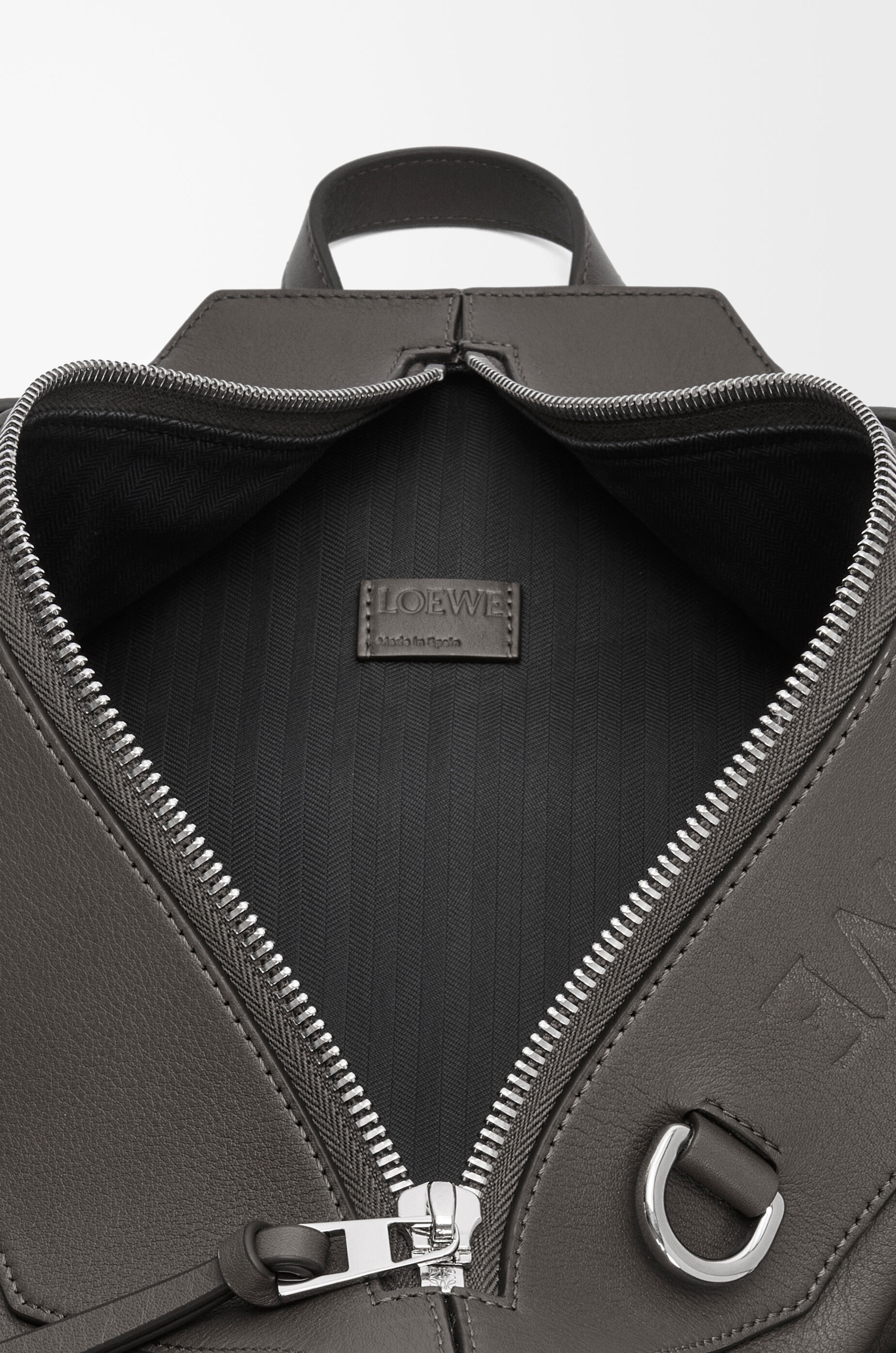 コンバーチブル バックパック（クラシックカーフ） グレー - LOEWE