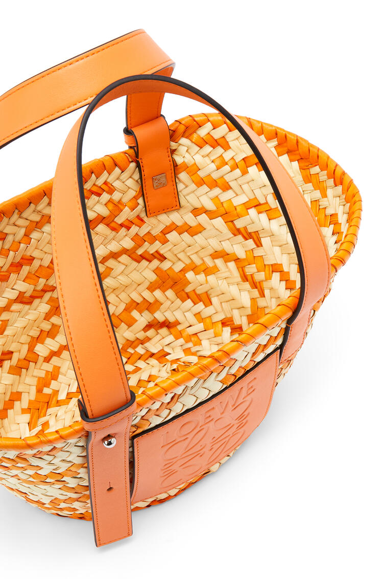 LOEWE 小号棕榈叶和牛皮革 Basket 手袋 Natural/Apricot