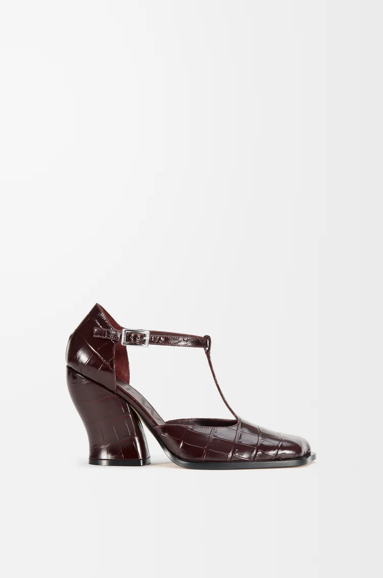 LOEWE Onda T-bar pump in embossed calfskin Burgundy