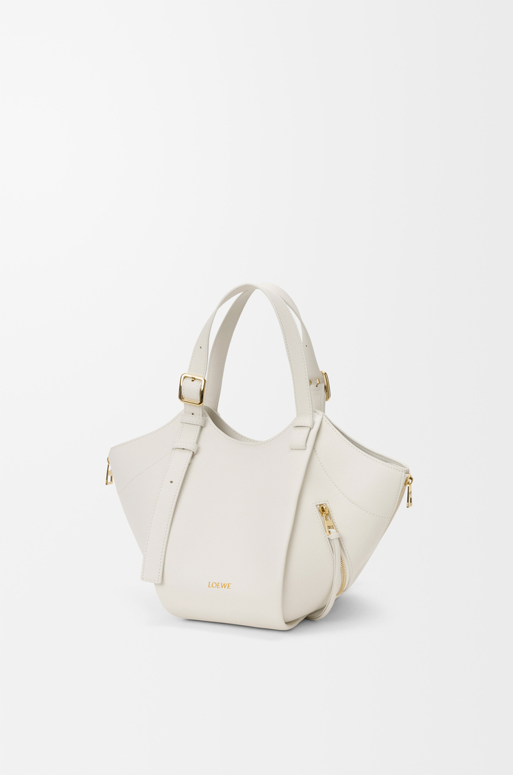 LOEWE ハンモック フリップ バッグ（クラシックカーフ） ソフトホワイト