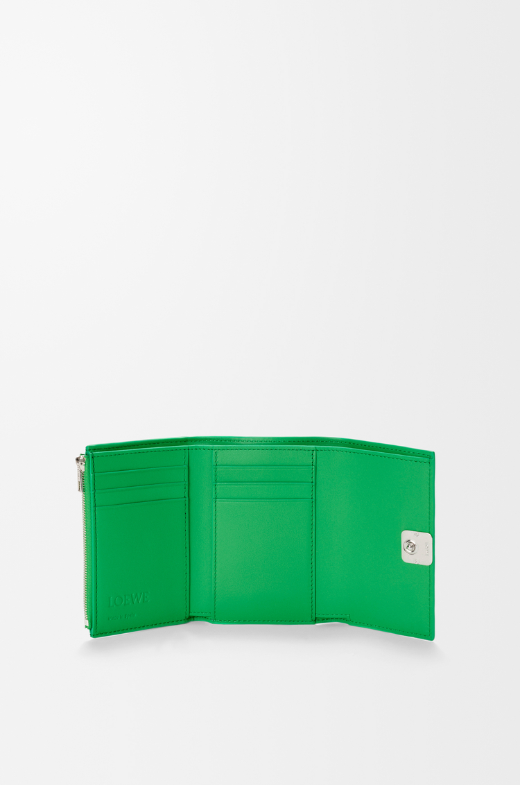 LOEWE アナグラム バーティカル ウォレット スモール（ペブルグレインカーフ） クローバーグリーン