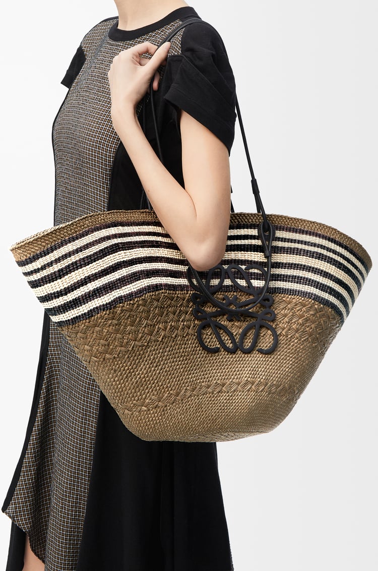 LOEWE Large Anagram basket in iraca palm and calfskin Dark Khaki/Black