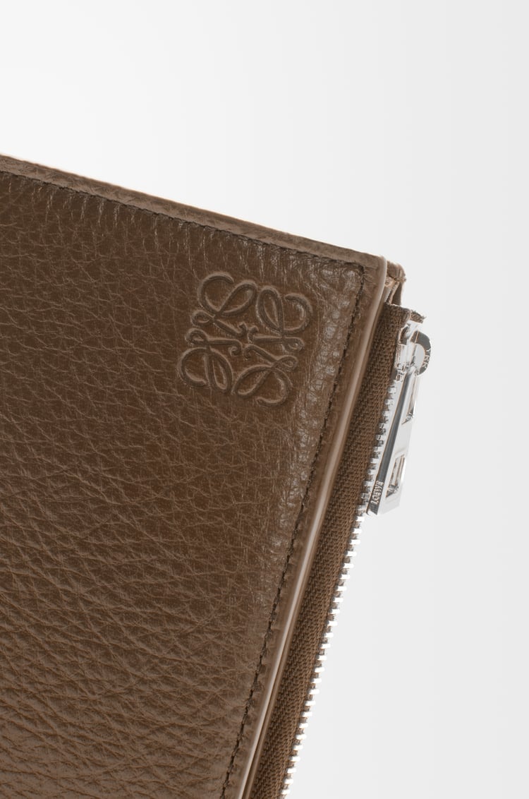 LOEWE Slim compact wallet in deerskin Tundra