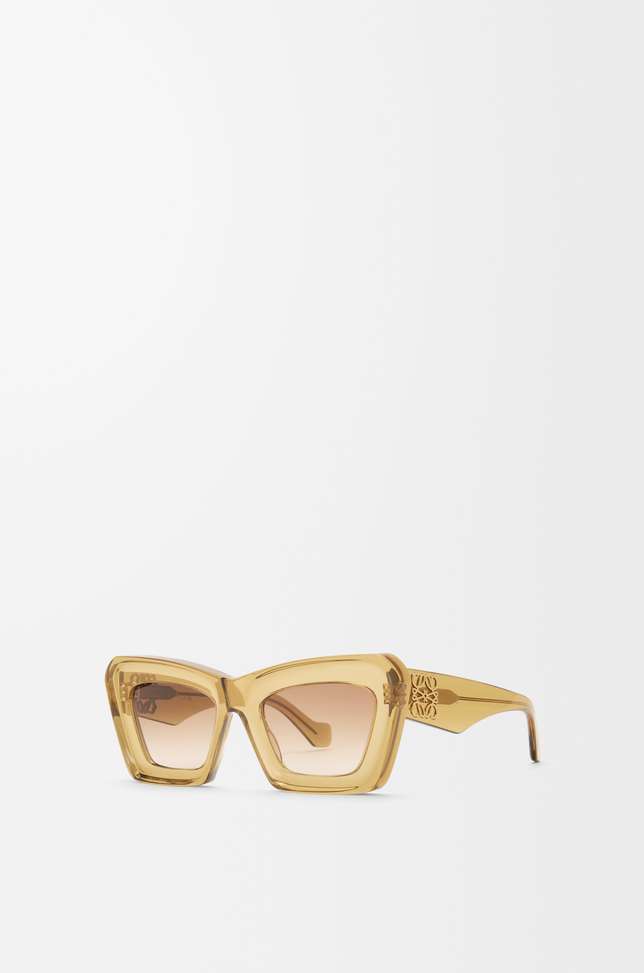 LOEWE キャッツアイ サングラス クリアオリーブ