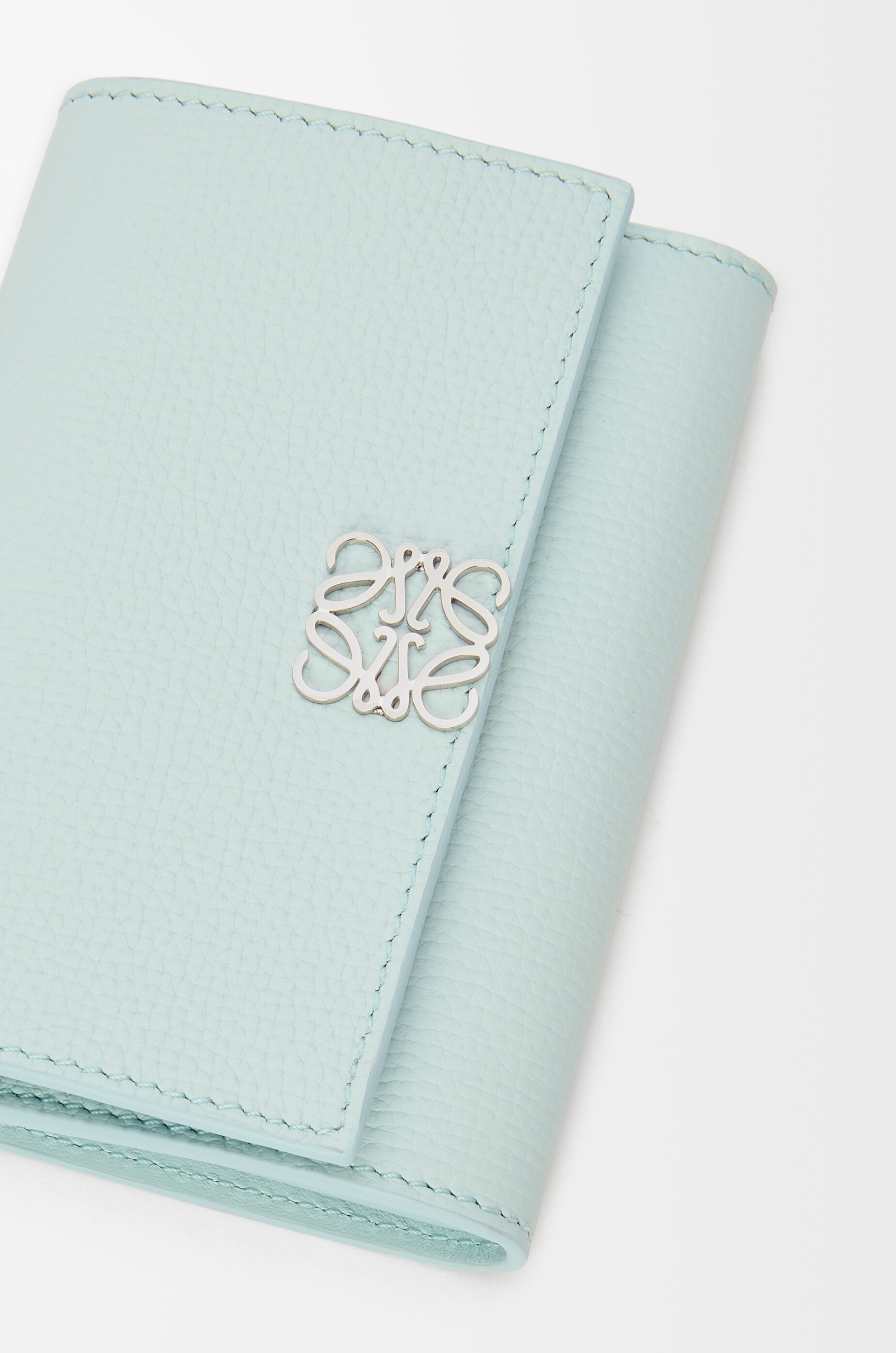 Anagram small vertical wallet in pebble grained calfskin