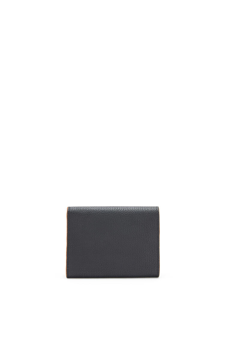 LOEWE Anagram trifold wallet in pebble grain calfskin Black pdp_rd