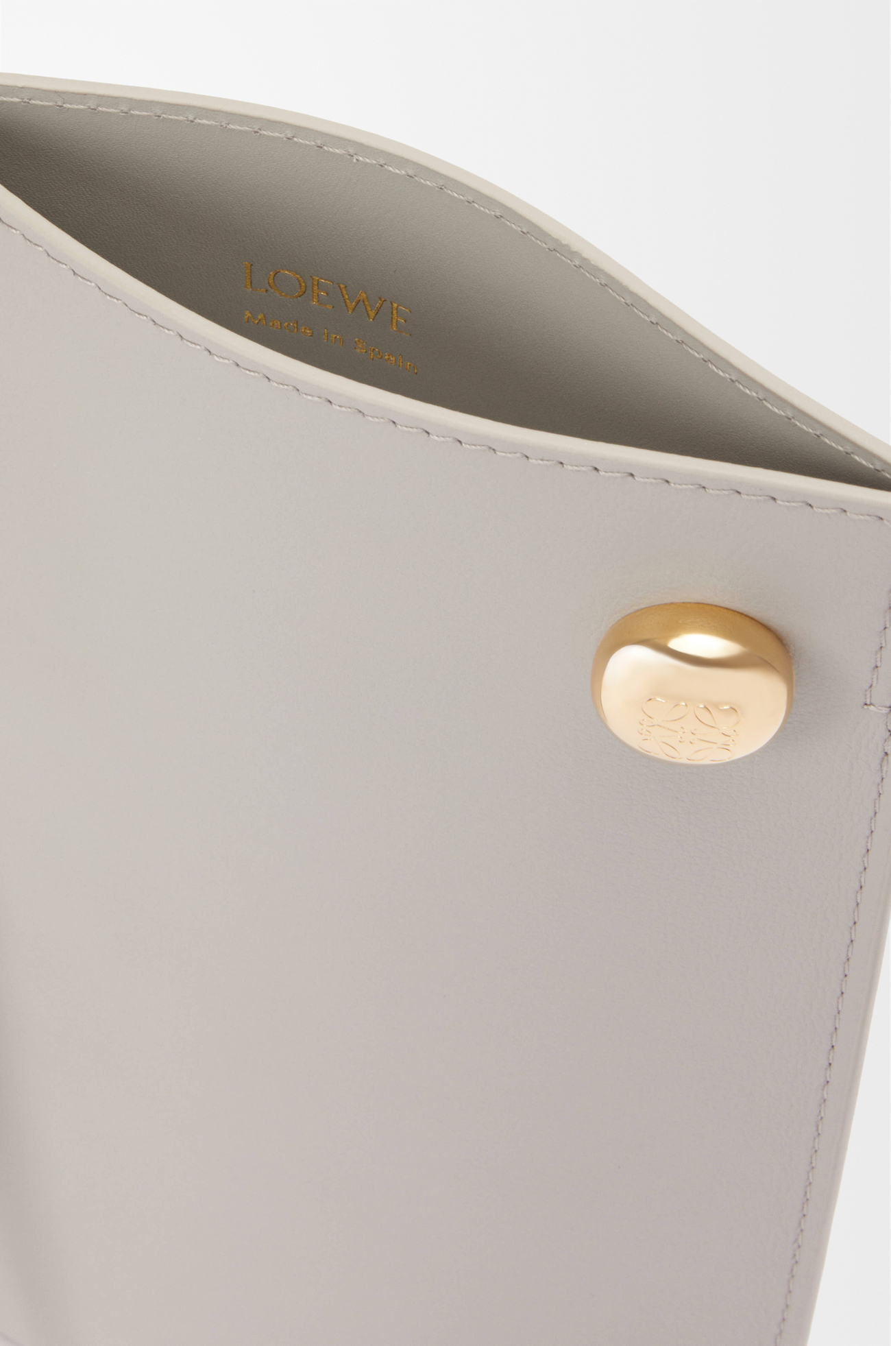 LOEWE Bolso Pebble Dice en piel de ternera Gris Valva