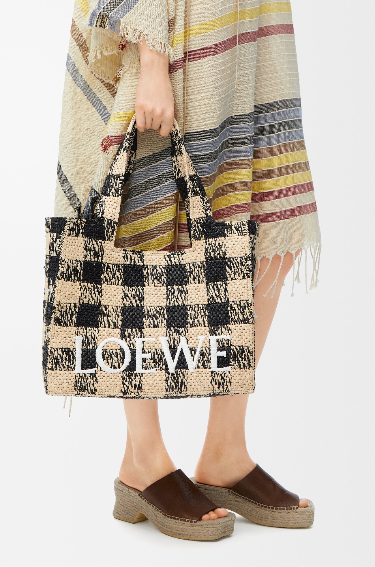 LOEWE Large LOEWE Font tote in raffia Natural/Black