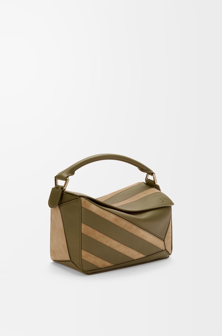 LOEWE Bolso Puzzle pequeño en piel de ternera y ante Oliva/Dorado