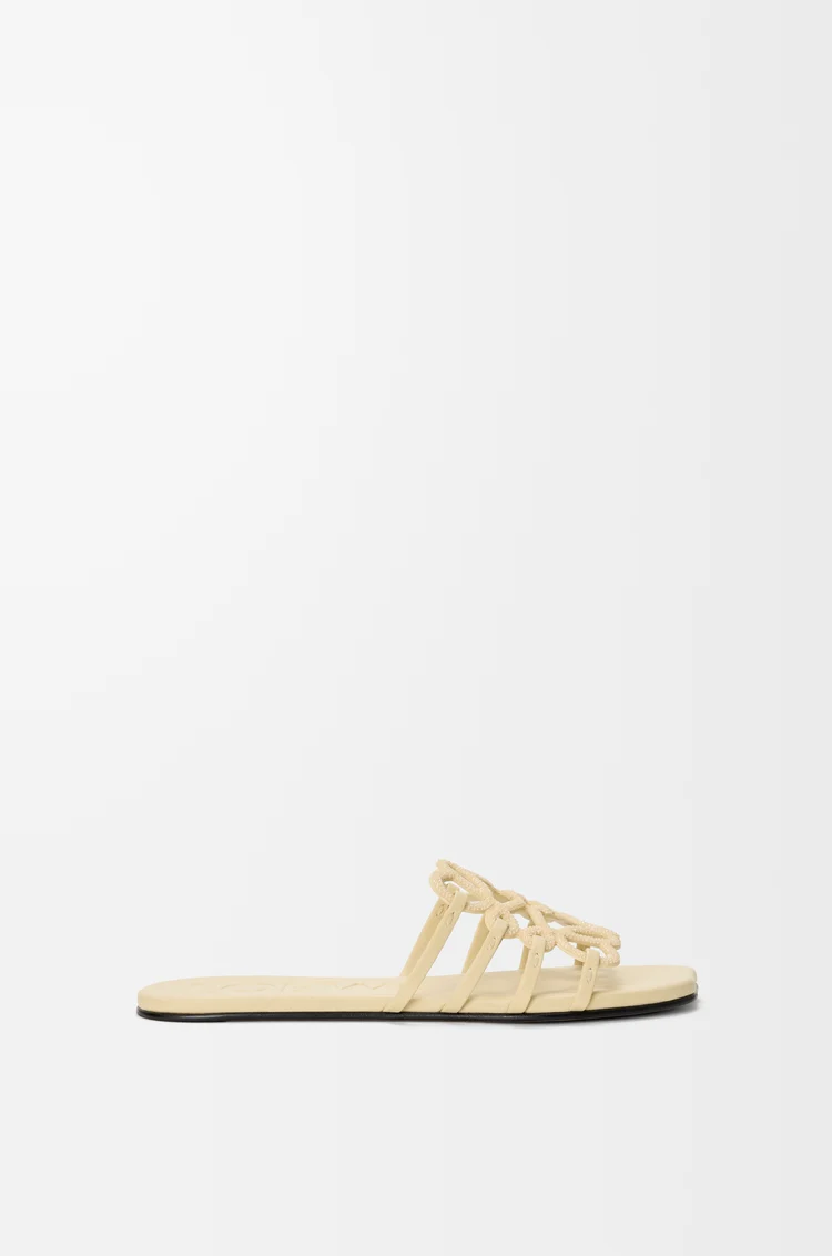 LOEWE Mules Petal Anagram en cuir velours à strass Beurre