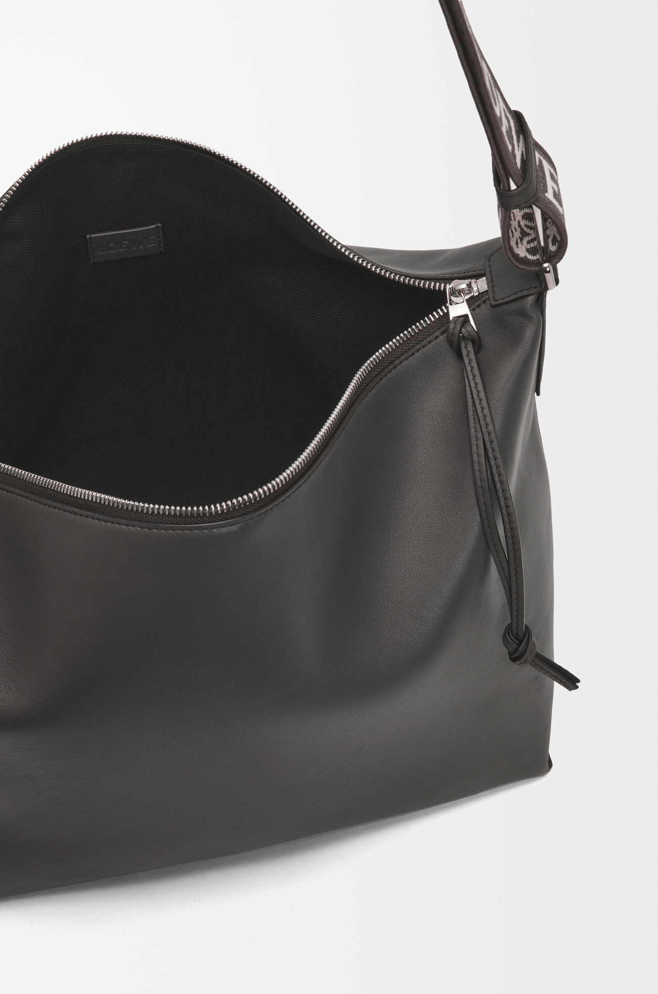 LOEWE 柔软光滑牛皮革和提花布 Cubi 斜挎包 深灰色 plp_rd