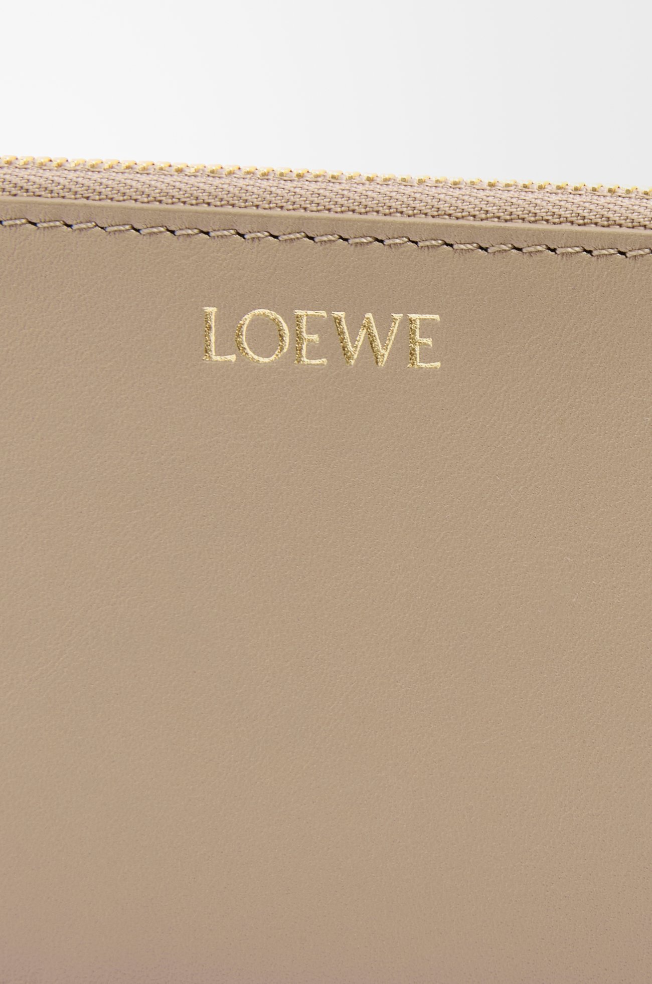LOEWE Knot coin cardholder in shiny nappa calfskin Sand/Tropical Green plp_rd