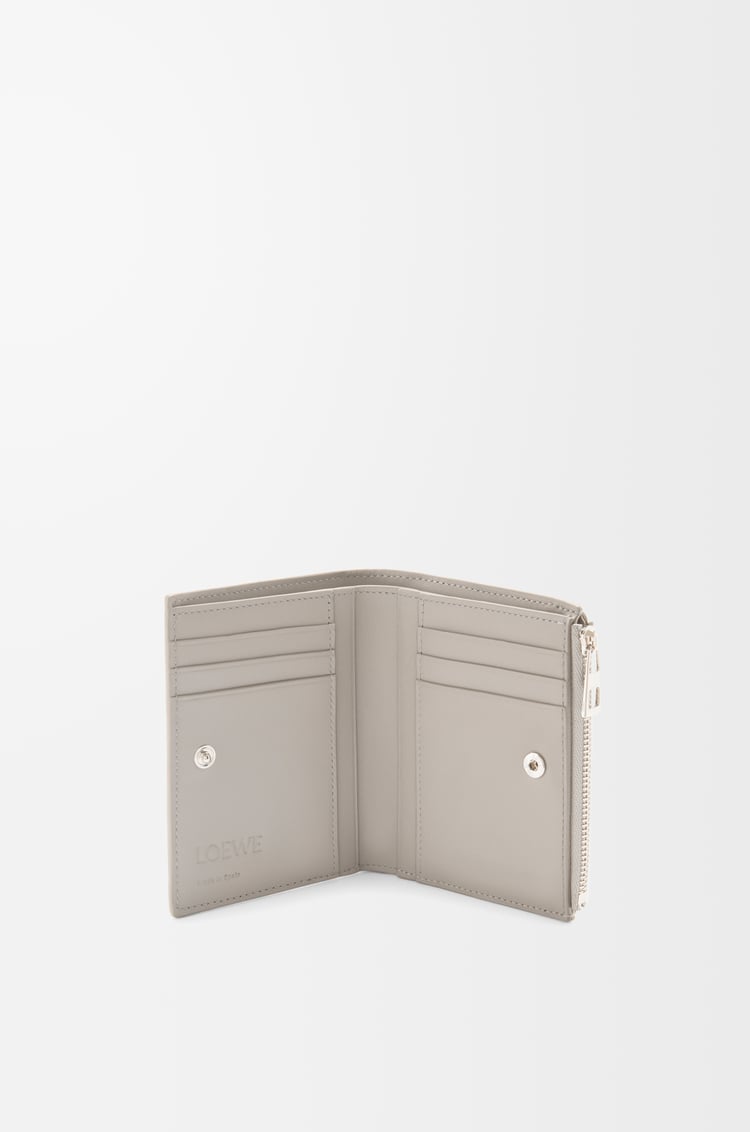 LOEWE スリム コンパクト ウォレット（テクスチャードクラシックカーフ） シェルグレー