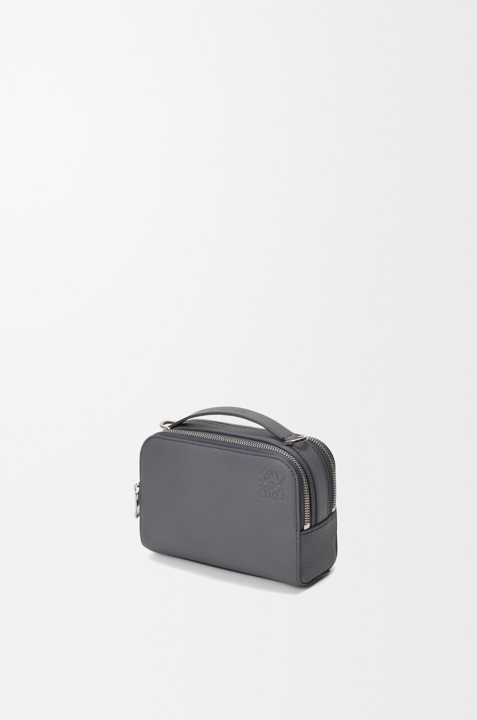 LOEWE ロエベ　クロスボディ カメラバッグ ミニ（ソフトグレインカーフ） クロスボディ カメラバッグ ミニ（ソフトグレインカーフ） グレー