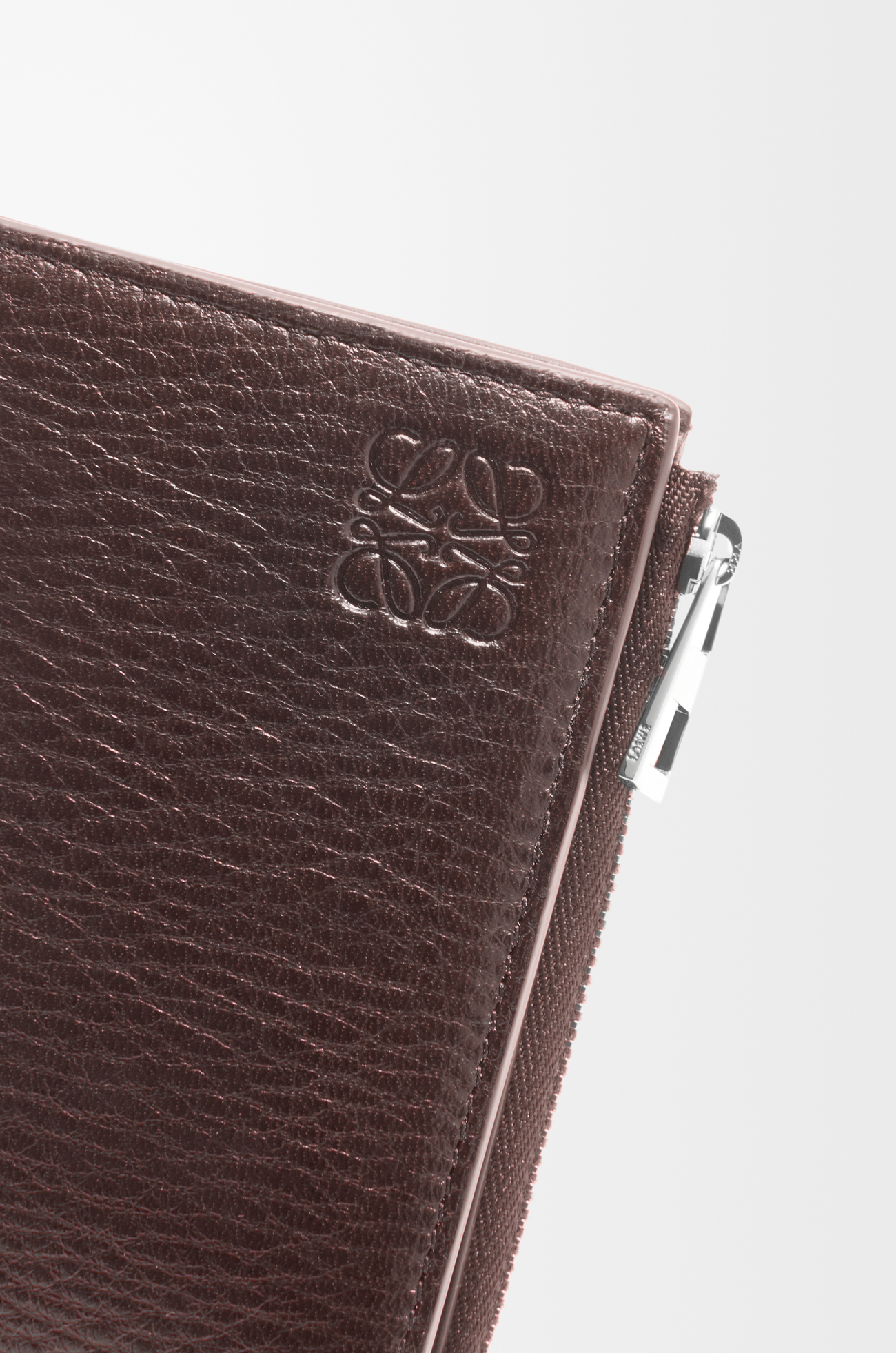 LOEWE Slim compact wallet in deerskin Oxblood