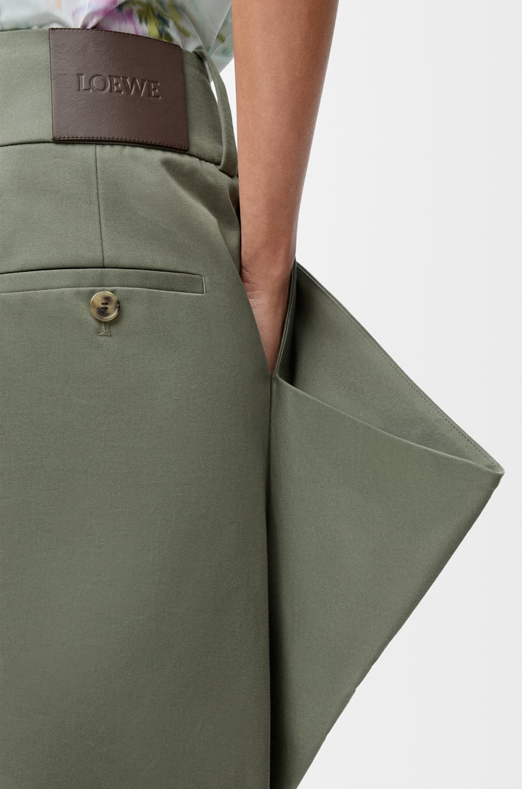LOEWE トラウザーズ（コットン） カーキグリーン