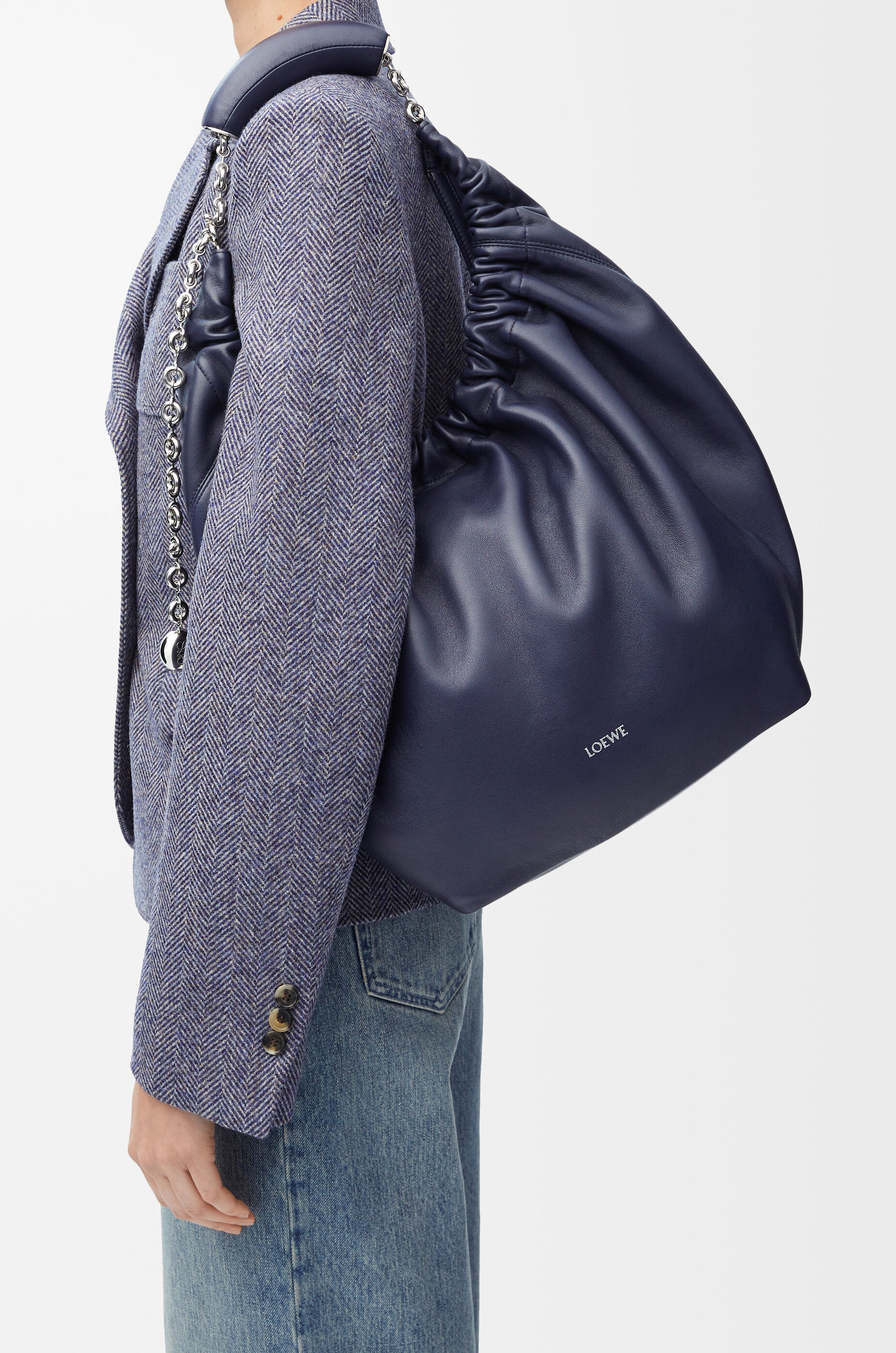 スクイーズバッグ ミディアム（メローナパラム） ブルー - LOEWE