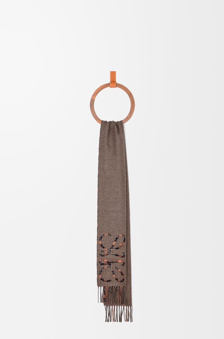 LOEWE Bufanda Anagram en seda y cashmere Marrón/Multicolor