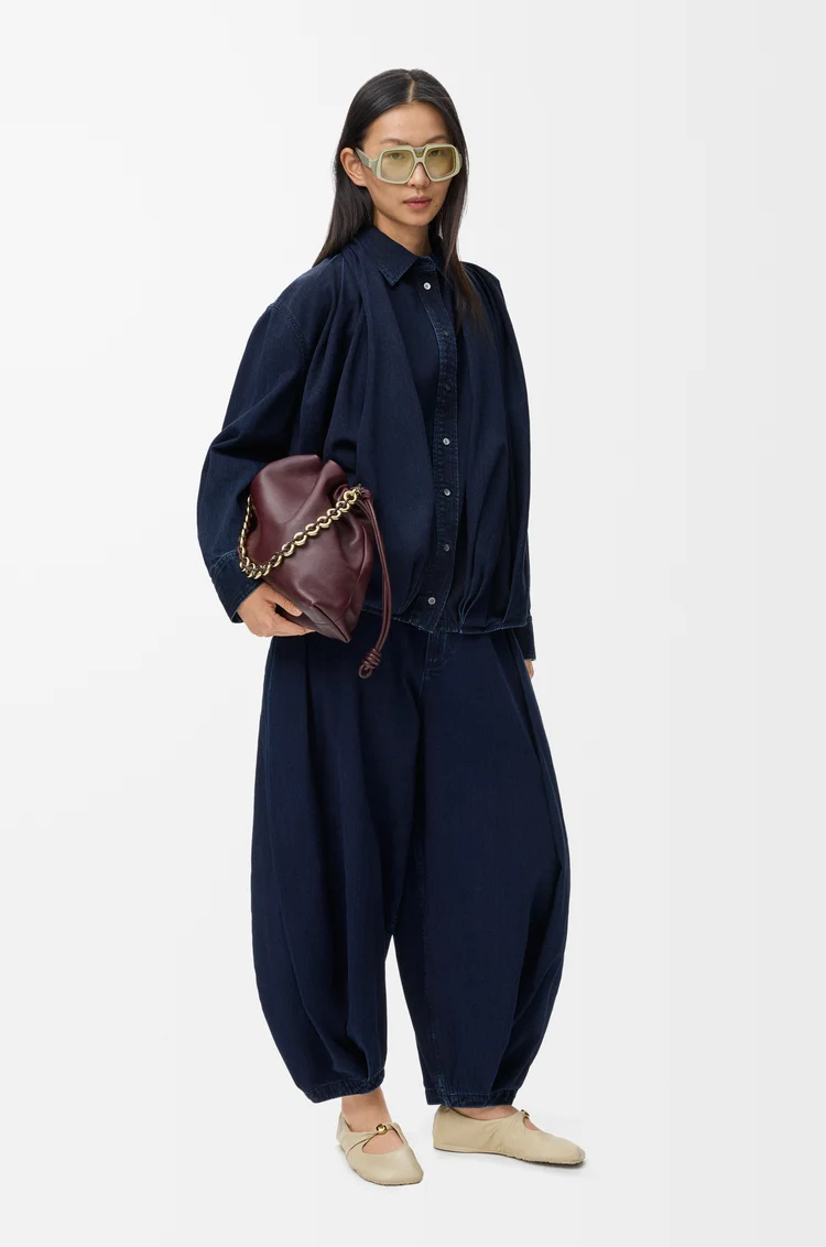 LOEWE Drapierte Jeans aus Denim Dark Indigo