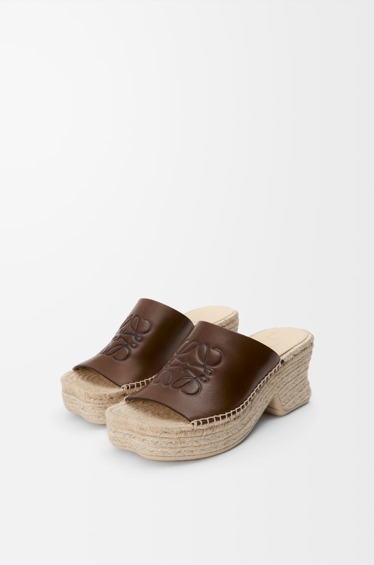 LOEWE Petal espadrille platform slide in vegetable-tanned calfskin Brown